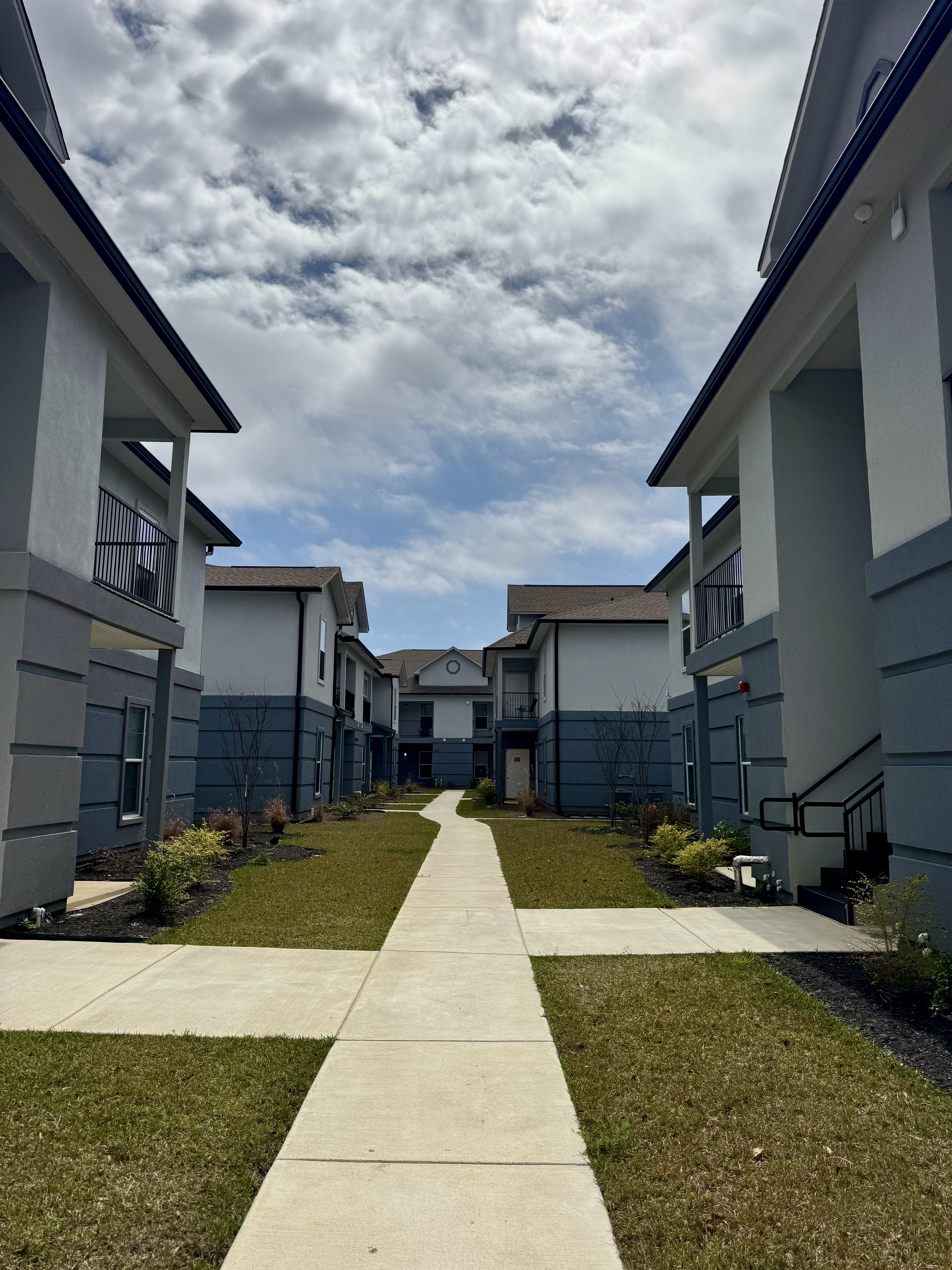 Barrington Pointe courtyard